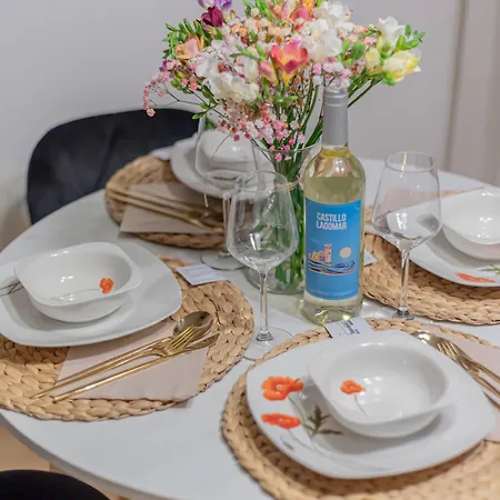 Apartman Rezydencja Filmowa- Wygodny Apartament 10 Min Od Lotniska I Centrum Varsó