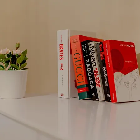 Rezydencja Filmowa- Wygodny Apartament 10 Min Od Lotniska I Centrum Апартаменты