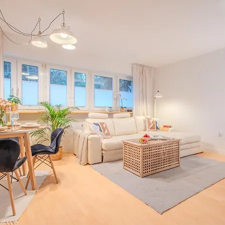 Rezydencja Filmowa- Wygodny Apartament 10 Min Od Lotniska I Centrum Warsaw